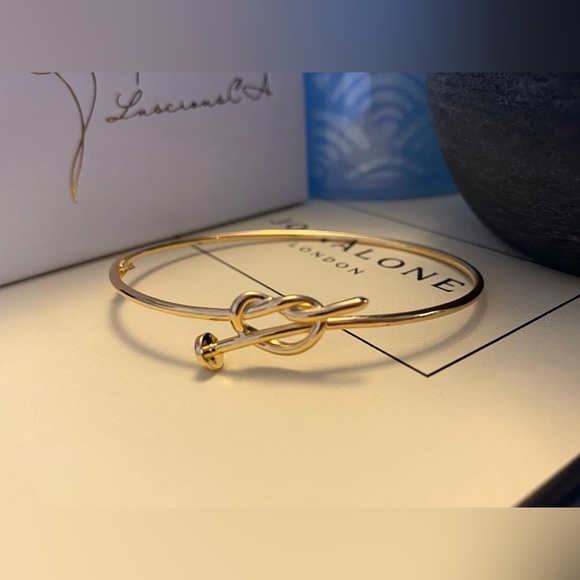 18K Real Gold Knot Bangle - Picture 3 of 15